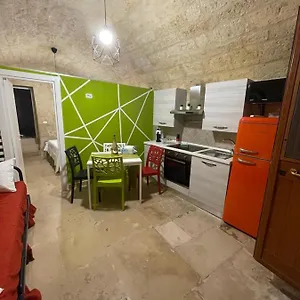 L’infanzia , Bari Italia